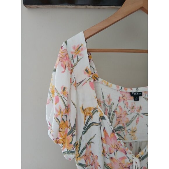 Torrid Babydoll Crinkle Gauze Smocked Back Puff Sleeve Top Plus Size 4 4X White - Picture 3 of 10